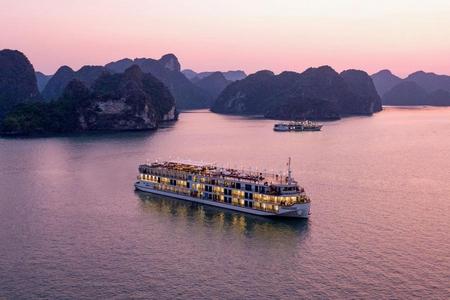 
                                                                                                移動VILLA．印度支那號～北越雙龍灣.雙層纜車.摩天輪五日
                                                                                                