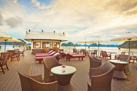 
                                                                                                【長榮】北越仙境傳說~五星享樂․跨海雙層纜車․下龍灣移動Villa5日
                                                                                                