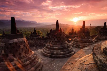 
                                                                                                萬隆日惹爪哇雙城鐵道之旅6日
                                                                                                