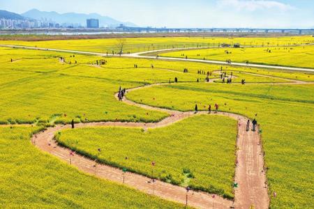 
                                                                                                【真愛釜山】洛東江鐵道自行車、跑跑卡丁車、海景膠囊列車、一站彩妝4日
                                                                                                