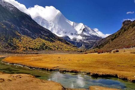 
                                                                                                兩次進入稻城亞丁深度遊、魚子西、 丹巴、墨石公園、四姑娘山雙橋溝八日
                                                                                                
