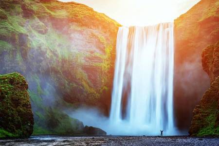 
                                                                                                【幸福極光】冰島旅遊｜藍湖溫泉．冰川健行．金環．塞納河遊船饗宴10日
                                                                                                