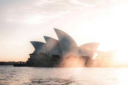 
                                                                                                【澳洲花漾黃金雪】雪梨歌劇院、藍山國家公園、可倫賓鳥園抱抱無尾熊8日
                                                                                                