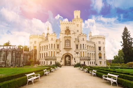 
                                                                                                【戀尚奧捷】赫盧博卡城堡、熊布朗宮、國王湖、時尚購物、遊船午宴10日
                                                                                                