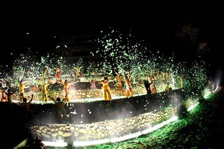 
                                                                                                【直飛一廈】鼓浪嶼、武夷山、九曲溪、華安土樓、採茶體驗、印象大紅袍6日
                                                                                                