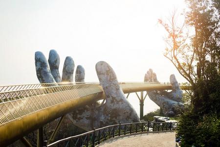 
                                                                                                《峴在出發》雙層巴士夜遊順化、巴拿山法國山城、升等三晚精選五星峴港六日
                                                                                                