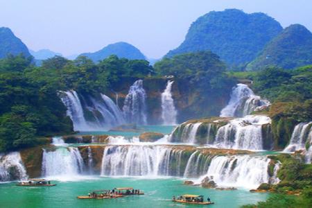 
                                                                                                【探遊南寧】德天瀑布、明仕田園、百鳥岩、通靈大峽谷、峒那嶼灣7日
                                                                                                