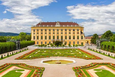 
                                                                                                晶豔奧捷 ～熊布朗宮、三晚五星、皮爾森啤酒廠、城堡秘境餐廳12日
                                                                                                