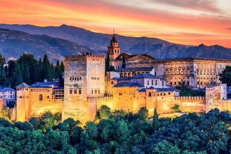 
                                                                                                【連假經典西班牙】馬德里皇宮、阿罕布拉宮、聖家堂、山城昆卡10日
                                                                                                