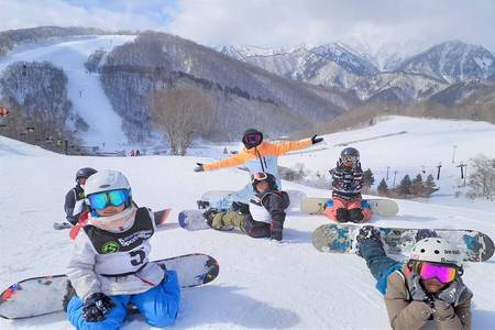 
                                                                                                【日本白馬滑雪】飽覽北阿爾卑斯群峰、親子雪上樂園、專業中文教練5日
                                                                                                