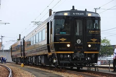 
                                                                                                【搭A列車去吧】伊王島渡假村、天草出海賞豚、熊本城、高穗峽、海鮮餐5日
                                                                                                