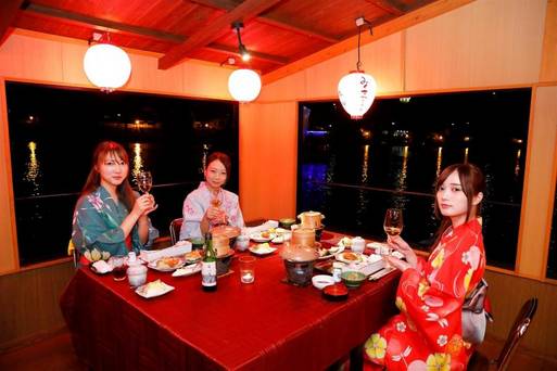 三隈川屋形船