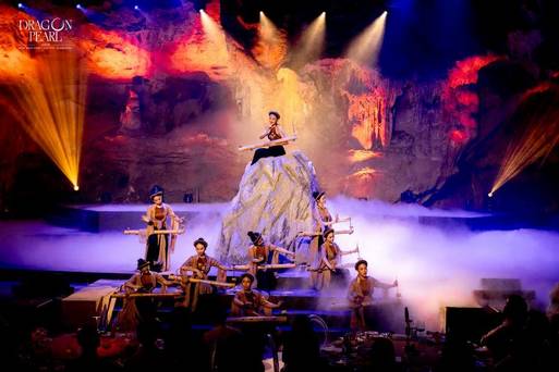 龍騰碧珠洞-下龍灣(DRAGON PEARL)：實景匯演