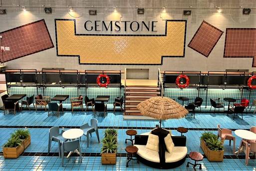 釜山GEMSTONE泳池咖啡廳