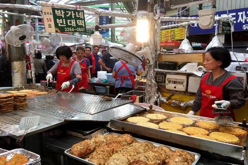 廣藏市場 ( 體驗傳統市場,品嚐家常美食 )