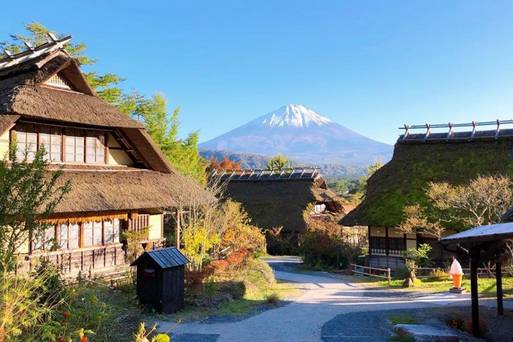 西湖根場合掌村