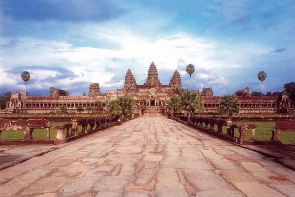 中華航空【金采吳比雙城遊】微笑國度之旅~暢遊金邊吳哥窟藝術文化饗宴5日
