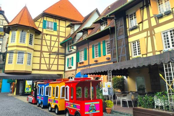 【享趣新馬】大紅花、金沙娛樂城、雲頂高原、法國村、雙子星花園5日