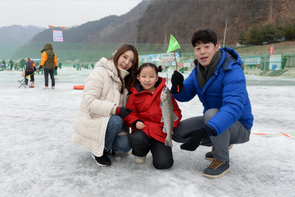 【華川鱒魚節】二晚明洞~滑雪.稻花蜂蜜體驗.汗蒸幕.森林風網美5日(一站彩妝) BR170