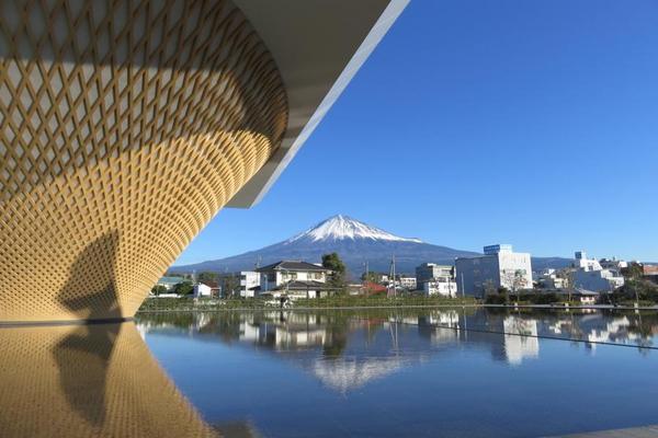 【東京小清新】茶道體驗、江之島電車、久能山、白鳥船、靜岡鮪魚、溫泉5日