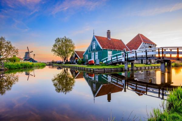 荷蘭比利時9日遊～ 梵谷森林、古典名城、雙遊船、OUTLET購物趣