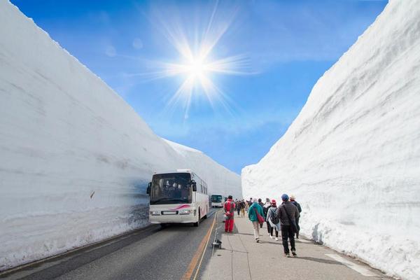 【精選富山包機】立山黑部雪牆奇景、神鄉上高地、童話合掌、五星名古屋5日