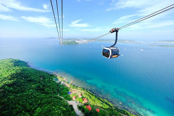 小資樂遊富國趣~超值雙樂園.跳島SUP.親吻橋.五星酒店5日【越捷】