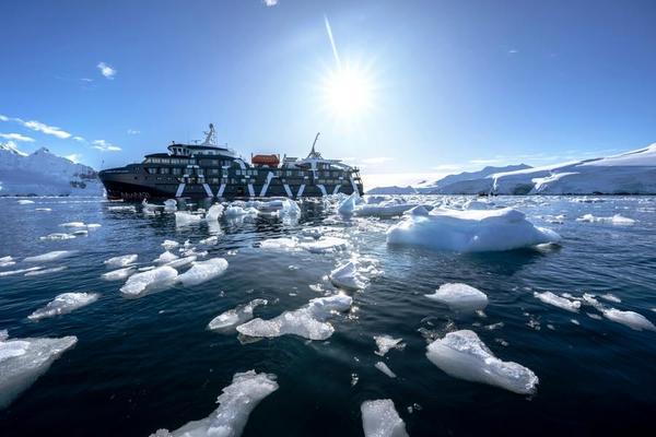 【南極21世紀】麥哲倫探索號~飛越德瑞克海峽、探索極地奇境７晚（船票）