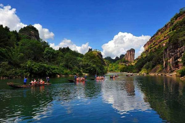 【直飛一廈】鼓浪嶼、武夷山、九曲溪、華安土樓、採茶體驗、印象大紅袍6日