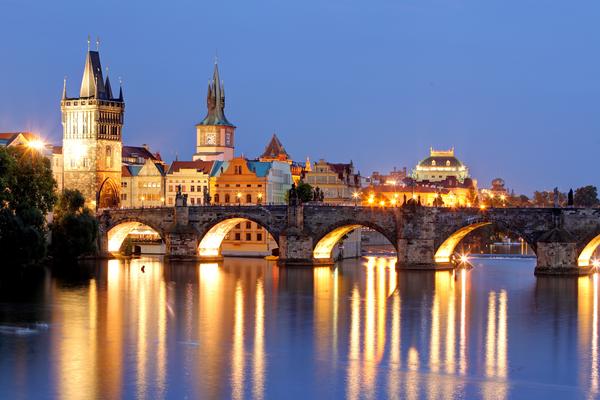 【唯美奧捷】布拉格三晚五星、國王湖遊船、變裝晚宴、查理士橋畔餐廳10日