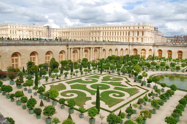 典藏法比荷～藝術雙宮(羅浮+凡爾賽)、巴黎市區2晚、聖彼得洞窟10日