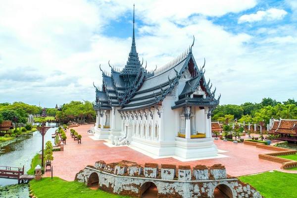 【超值遊曼芭】爽泰度假莊園、夕陽號巡航、嘟嘟車遊老曼谷、古城餵小象6日