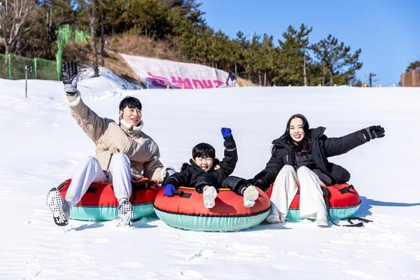 【長榮年終特惠】歡樂釜山～樂天世界、海雲台列車、韓服體驗、購物美食5日(一站彩妝)