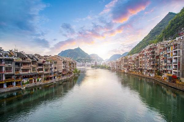 【亮荔貴州】大小七孔、烏江寨、織金洞、黃果樹、鎮遠古鎮、苗服體驗8日