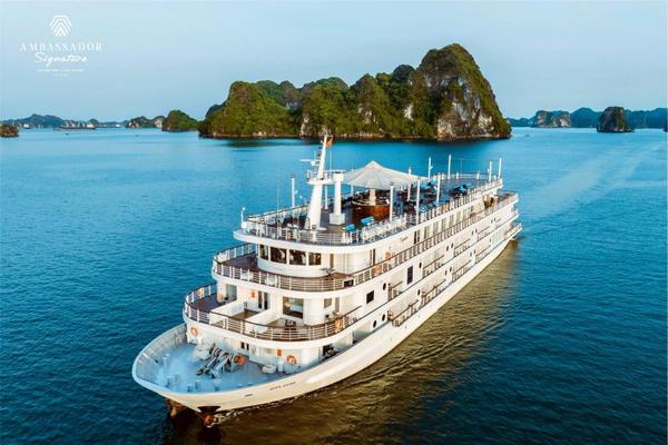 下龍灣浪漫後花園～蘭夏灣國賓號星空饗宴●法式音樂盒午茶●米其林摘星5日