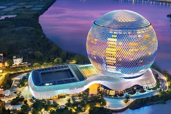 江南櫻您而來、潮樂之城尊享城牆火鍋、全球超大「金球」南潯希爾頓酒店六日