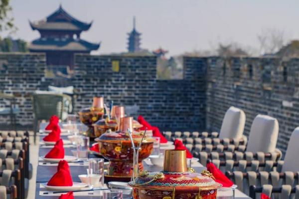 潯味江南、鹽官潮樂之城、城牆火鍋、全球超大「金球」南潯希爾頓酒店六日