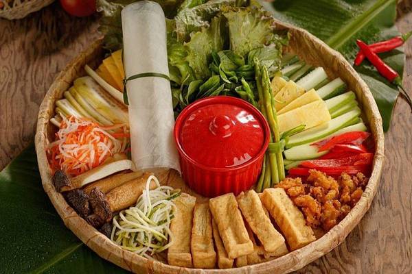 【蔬式旅行】峴港素食旅遊｜星宇五星中越全覽・巨手黃金橋・米其林美饌5日
