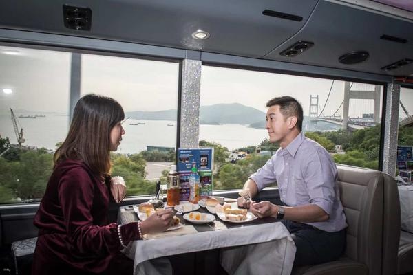 【香港】水晶巴士美食觀光遊｜2.5小時名勝景點遊＆米芝蓮中式點心餐