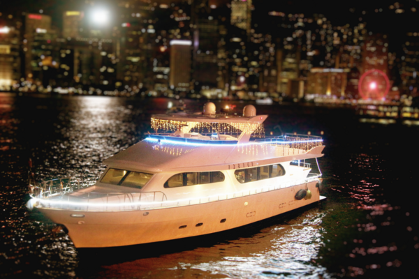 【香港】夜遊維多利亞港 | 幻彩詠香江燈光秀 | 西式豪華遊艇 |  夢之旅 & 摘星之旅