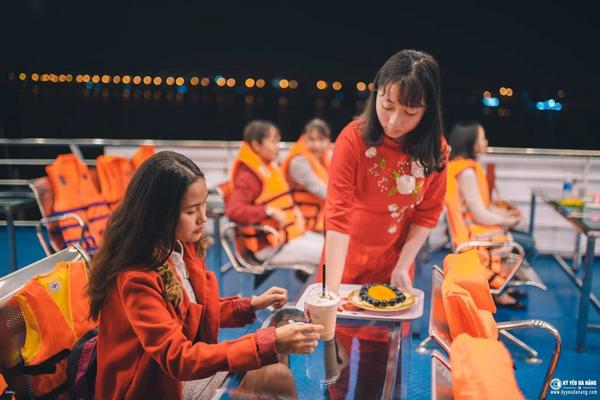 【越南】峴港｜My Xuan Night Cruise遊輪夜遊瀚江