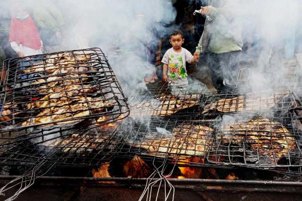 【印尼】峇里島｜登巴薩夜街美食徒步之旅