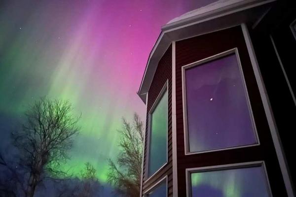 【加拿大】黃刀鎮極光四天三夜｜玻璃帳篷賞極光 ＆ 城市導覽｜不含住宿