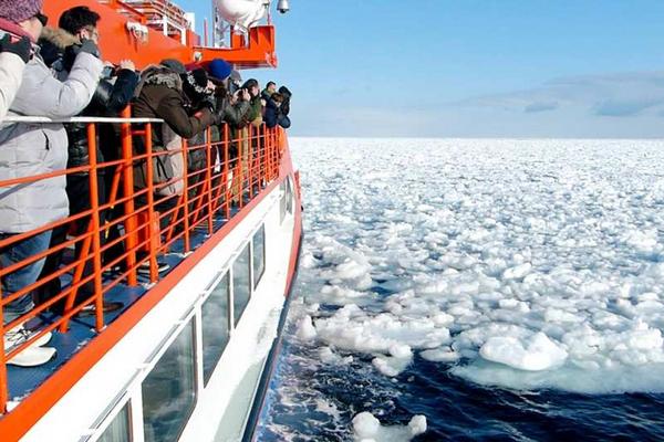 【日本】北海道破冰船二日遊｜紋別破冰船GARINKO&層雲峽溫泉冰瀑祭&雪上摩托車＆男山酒造＆旭山動物園｜札幌出發