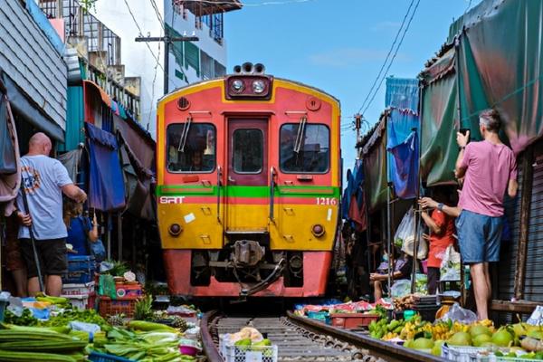【泰國】丹嫩莎朵水上市場+美功鐵道市場一日遊 (無導遊)