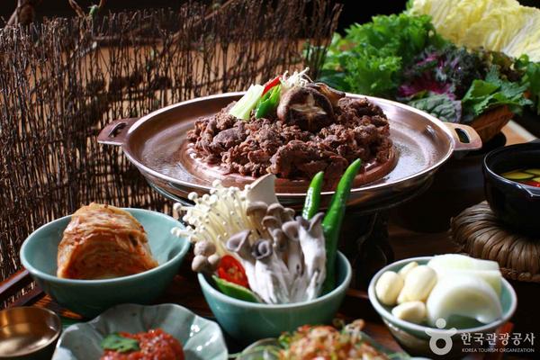 【韓國】米其林味蕾一日遊｜彥陽烤肉、足浴咖啡、甘川洞文化村｜釜山出發