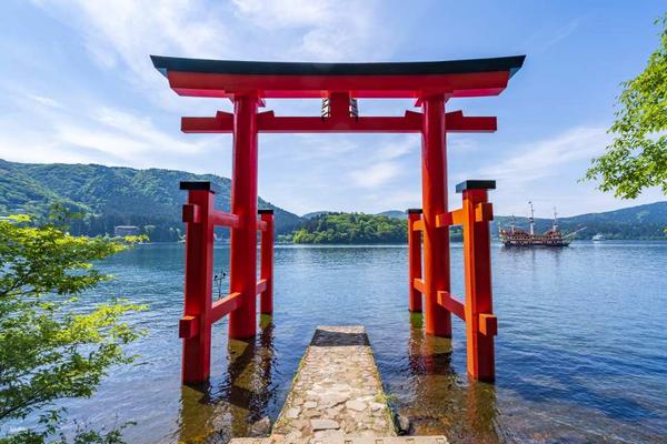 【日本】伊豆賞楓一日遊｜修善寺自然公園、修善寺溫泉「竹林小徑」、紅橋散步、三島天空大吊橋、箱根神社｜東京出發