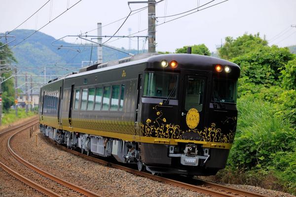 【日本】關西｜廣島．宮島．岩國「Hana-Akari」觀光列車｜特急券（含廣島特色茶點）