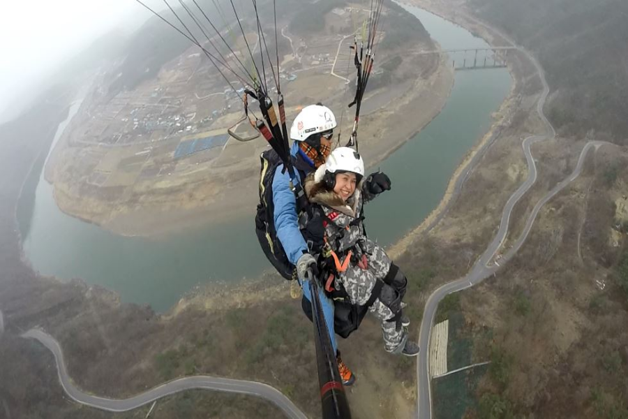 韓國極限挑戰~滑翔傘、炸雞DIY體驗、忠州遊湖、星光隧道、汗蒸幕5日