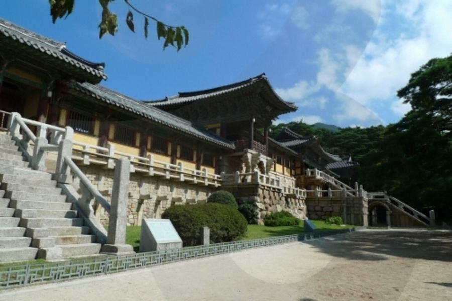 釜慶嘻遊~穿韓服逛韓屋體驗、佛國寺、甘川洞文化村、海上天空步道、韓國美食八色烤肉、起司鐵板雞四日-BX